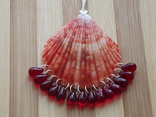 Кулон из ракушки "Хвост павлина"