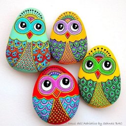 Совушки на камнях