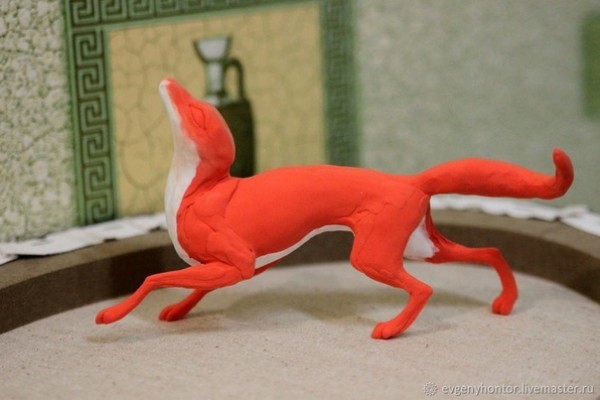 ​Лиса из бархатного пластика