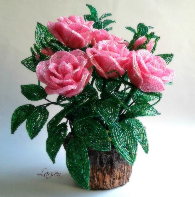 ​Нежные розы из бисера