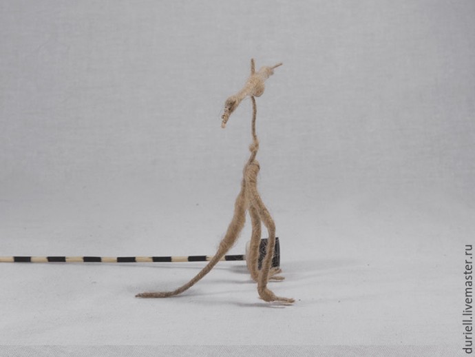 Валяем забавного крысёнка на каркасе Валяем забавного крысёнка на каркасе