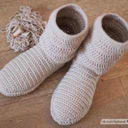​Вяжем теплые домашние сапожки