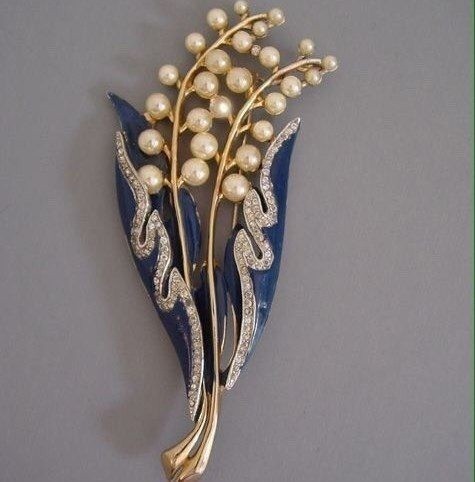 ​Броши в виде ландышей: идеи для творческого вдохновения