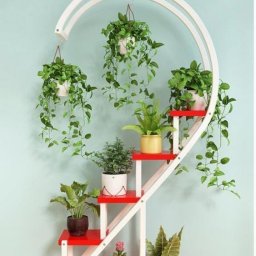 Идеи создания необычных стеллажей для цветов и книг