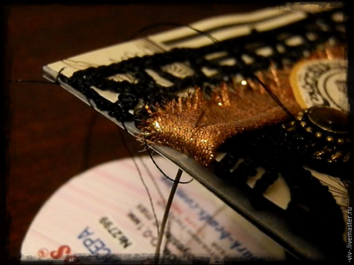 Закрепление кружева в работе в технике скапбукинг