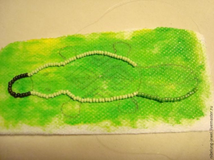 Утконос в этническом стиле