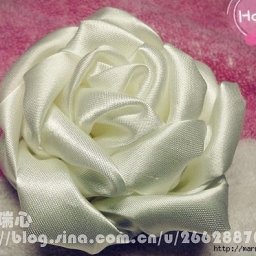 Роза из атласной ленты