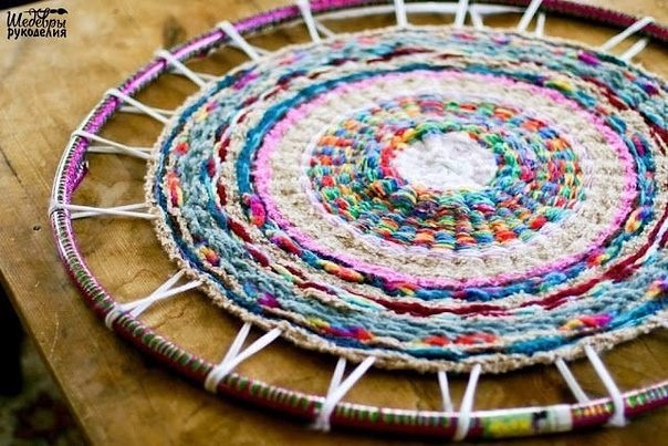 Плетение коврика на обруче