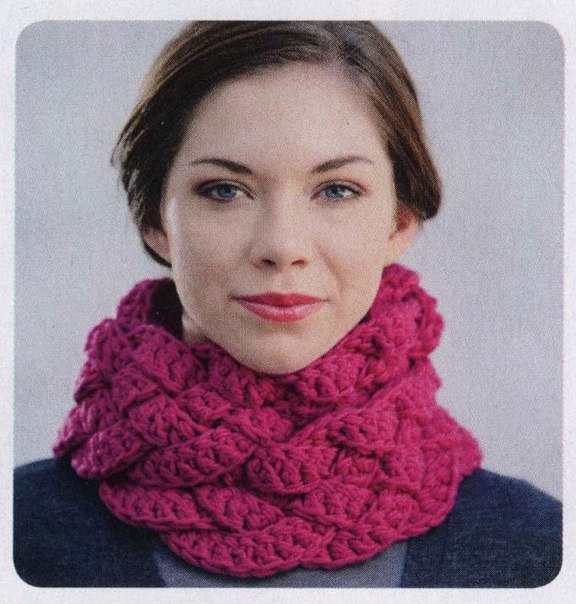 Плетёный шарф-снуд крючком: интересная техника