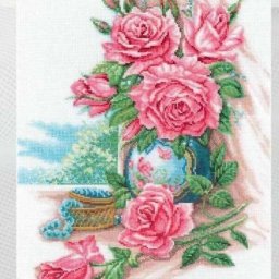 ​Розы в вазе