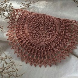 Очень красивая объёмная салфетка крючком