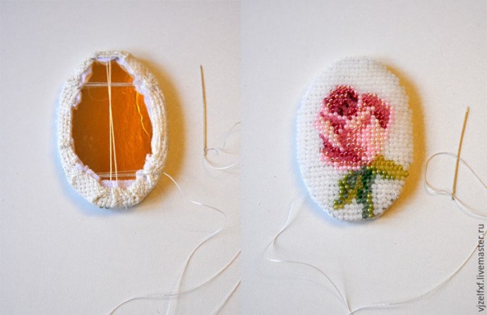 Маленькая брошь с вышивкой