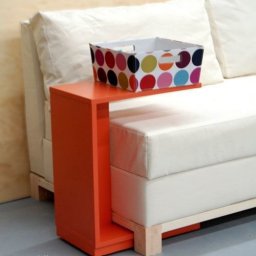 Придиванный столик