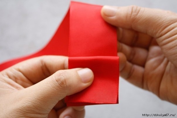 Цветок из репсовых лент