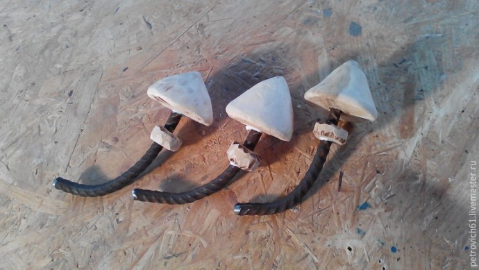 Грибочки из арматуры и кругляка