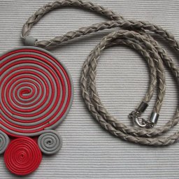 Украшение из кожи