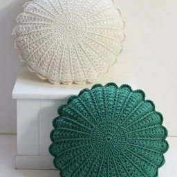 ​Роскошная вязаная подушка