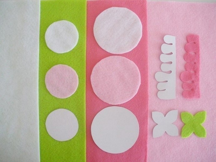 Тoпиapий из фетра