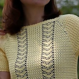 Желтый топ крючком с ажурными дорожками