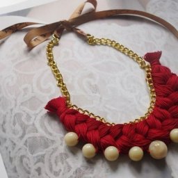 ​Крупное ожерелье из пряжи