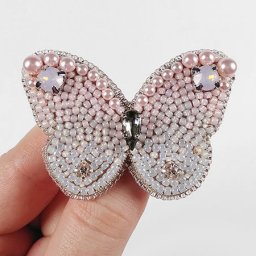 Вышиваем бисером нежную брошь "Бабочка"