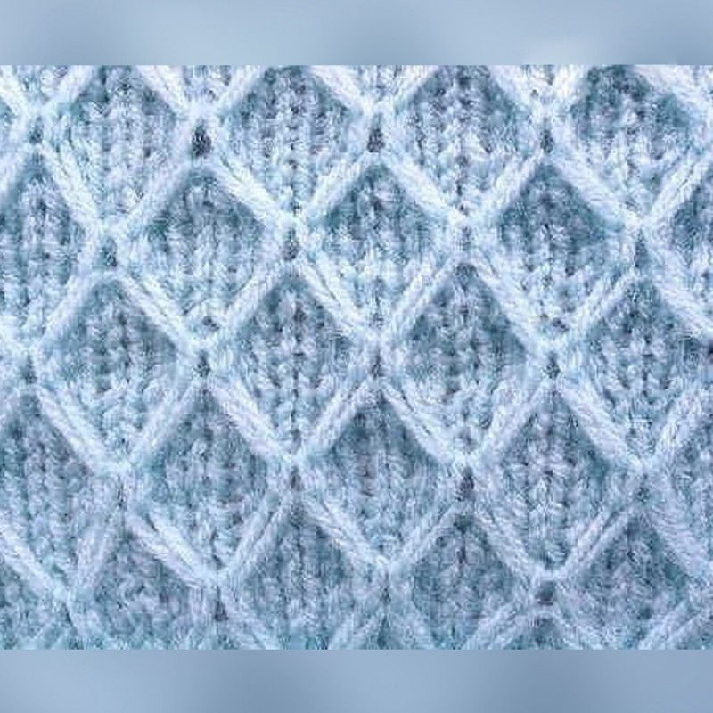 Красивый узор с сотами на спицах