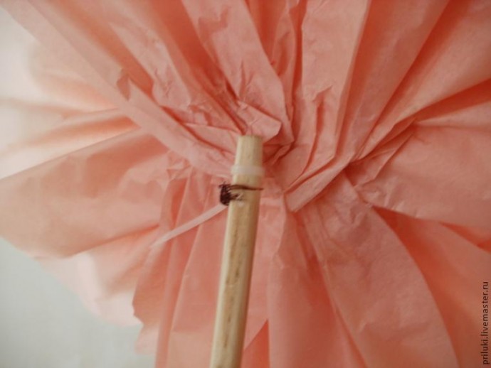 Цветок из бумаги тишью
