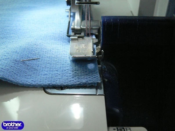 Как сделать повороты при работе на оверлоке