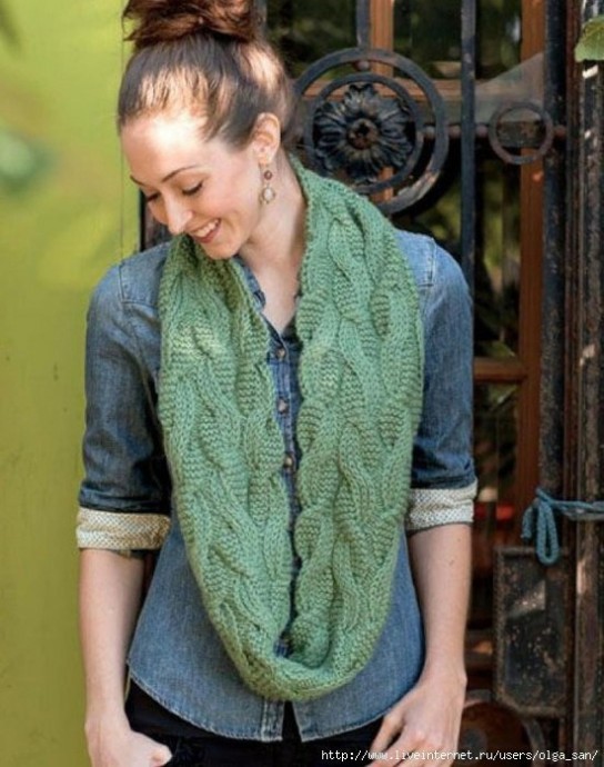 Снуд с переплетающимся узором