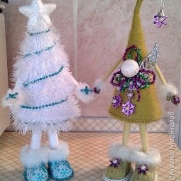 Несложный мастер-класс по созданию ножек для ёлочки-топотушки