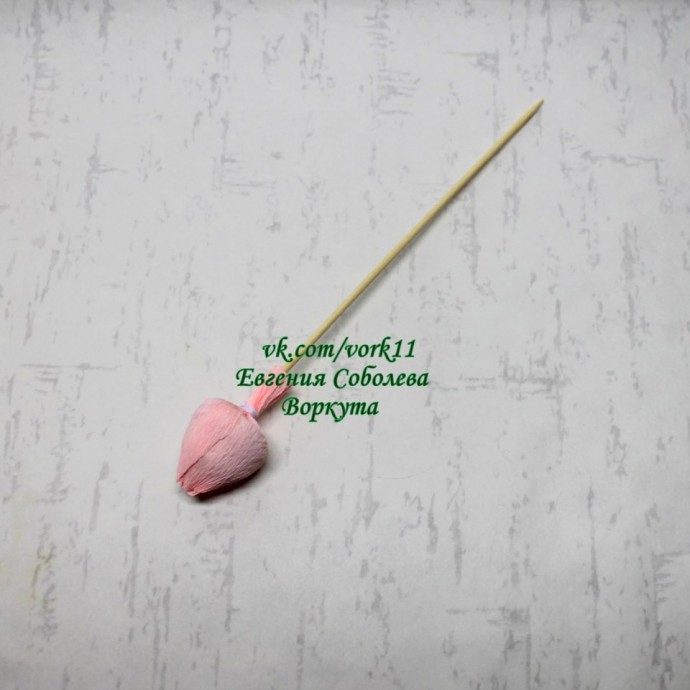 ​Розочки из гофробумаги