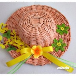 ​Шляпка из газетных трубочек