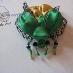 Жук из атласной ленты