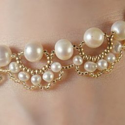 ​Красивые колье и браслет из бисера