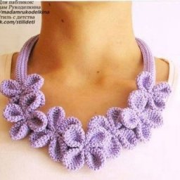 Оригинальное вязаное колье