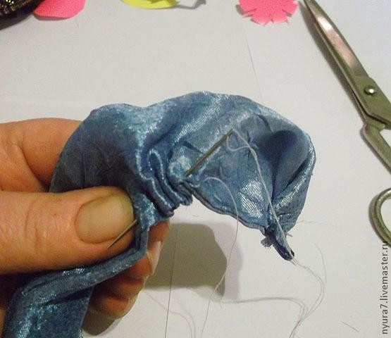 Цветок из ткани на скорую руку Цветок из ткани на скорую руку