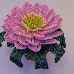 ​Кувшинка из бисера