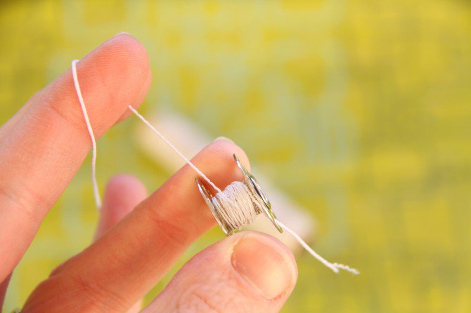 Нитка-резинка для выполнения сборки