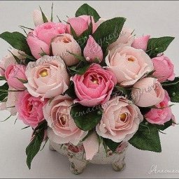 ​Букет цветов с секретом в виде сладостей