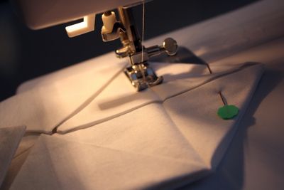 Изумительной красоты подушка с объемными элементами