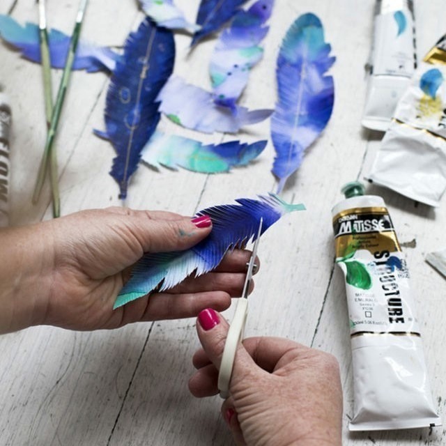 Декоративное панно из бумажных пёрышек Декоративное панно из бумажных пёрышек