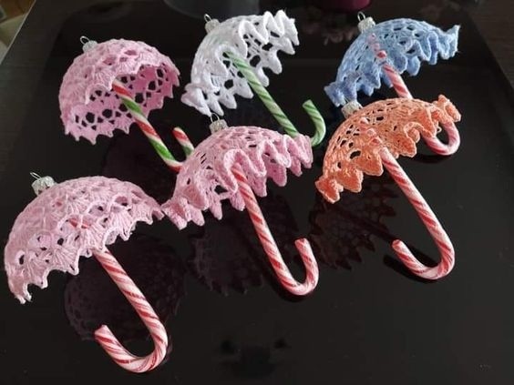 Вяжем миниатюрные зонтики