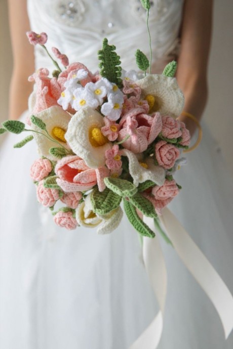 Роскошные вязаные букеты