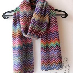 ​Радужный и стильный шарф или палантин спицами