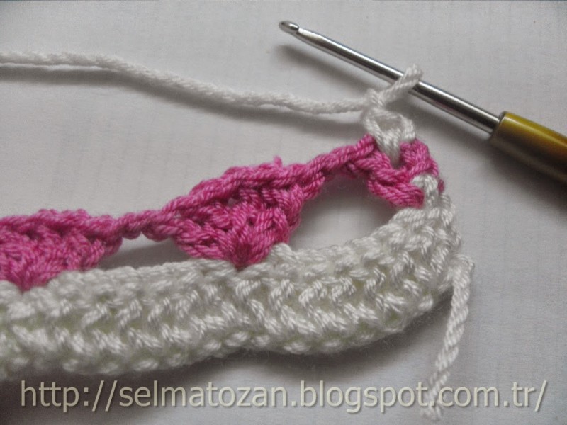 Узор крючком "Маленькие сердца"