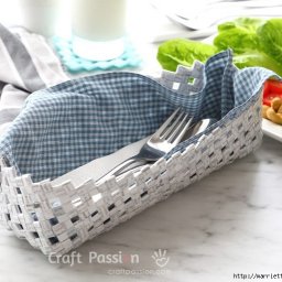 ​Как сплести корзинку из кусочков газеты