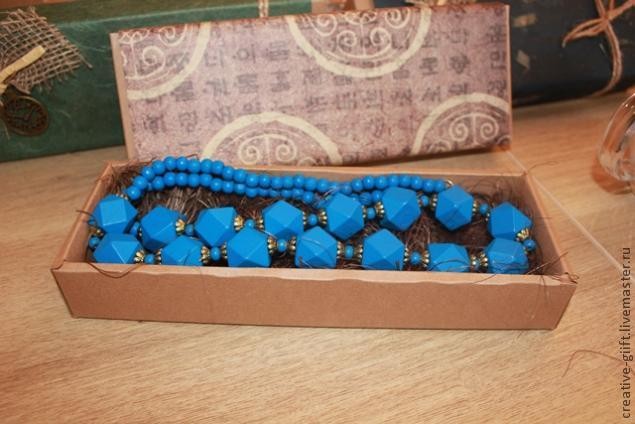 Крафтовая подарочная коробка