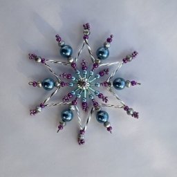 Снежинки из бисера и бусин