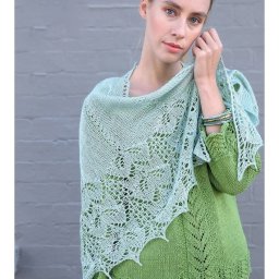 ​Милая шаль с ажурной каймой