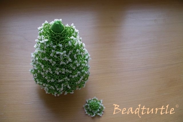 Елочка из бисера: зеленая красавица